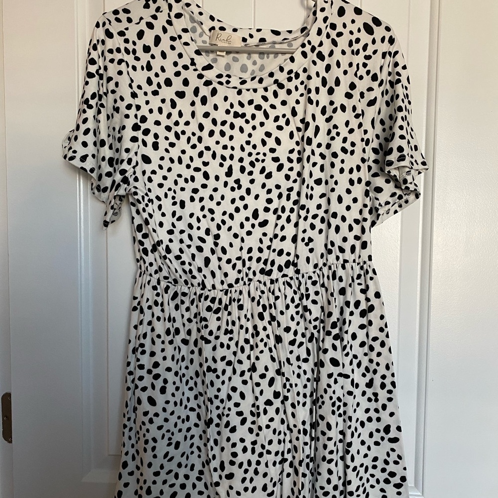 size XL top (never worn)